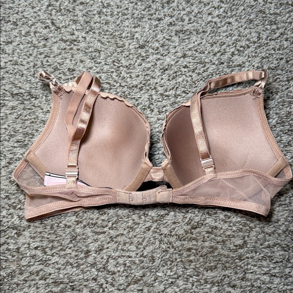 Victoria’s Secret Floral Lace Nude Push Up Bra Size 34B - Picture 3 of 6